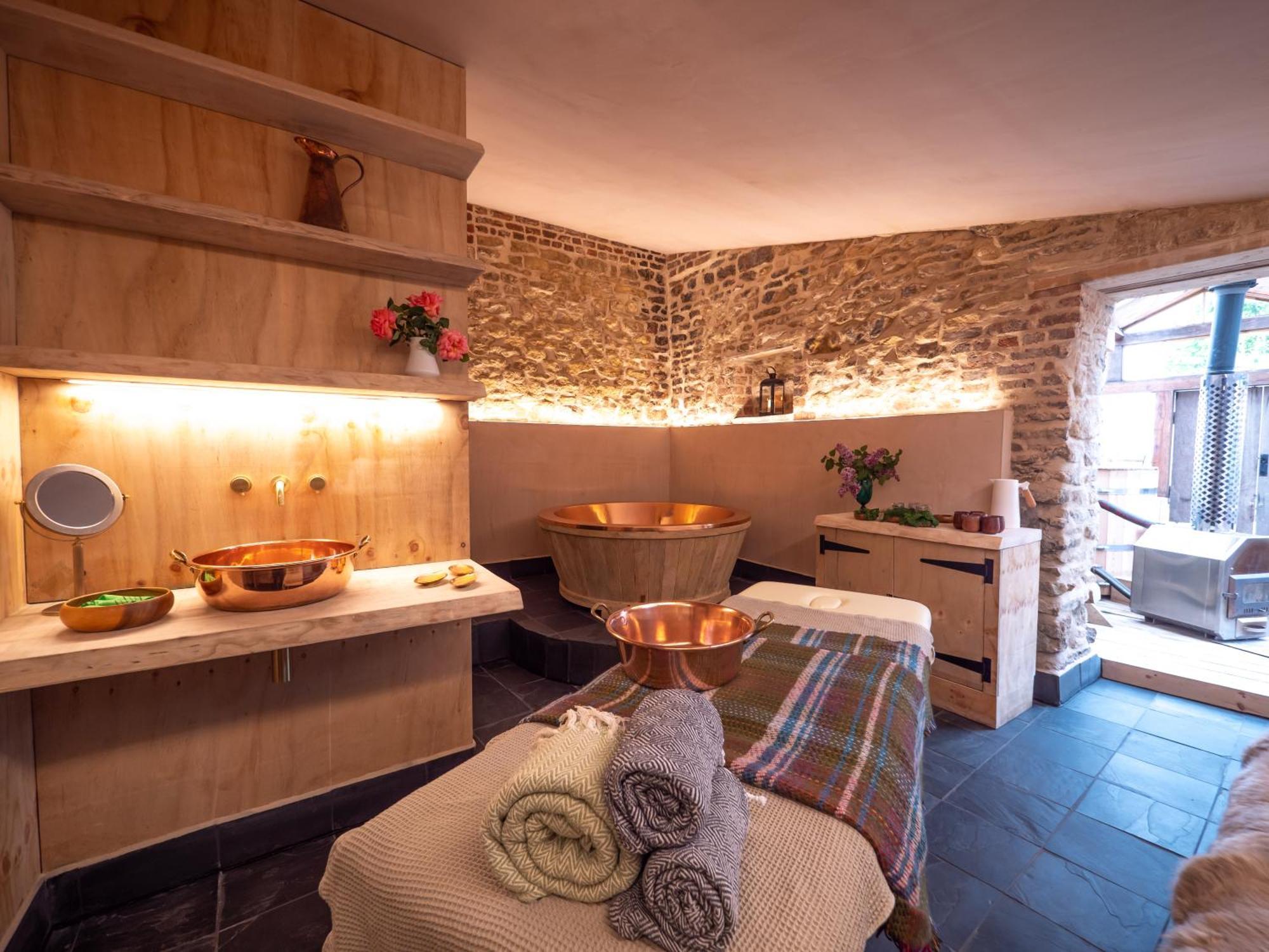 Large Country Cottage, Sleeps 8 - Spa Facilities, Garden Bar, Catering Services, Free Parking, Nature Reserve, Hen Parties Scunthorpe Buitenkant foto