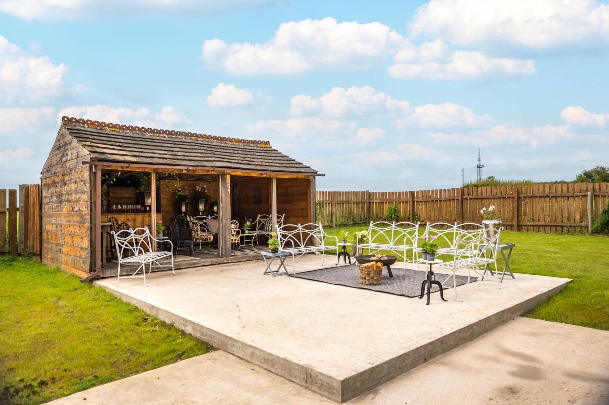 Large Country Cottage, Sleeps 8 - Spa Facilities, Garden Bar, Catering Services, Free Parking, Nature Reserve, Hen Parties Scunthorpe Buitenkant foto